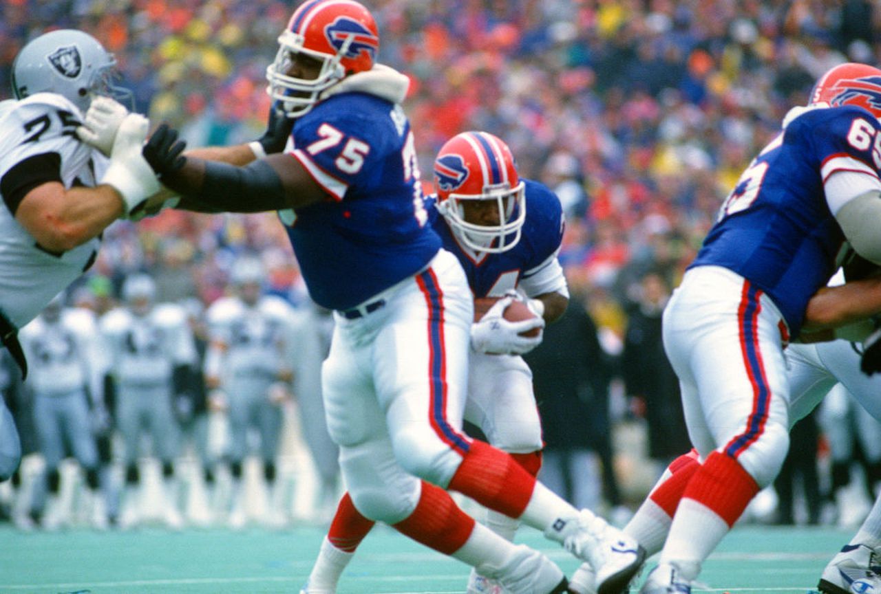 Buffalo Bills offensive tackle Howard Ballard (75) blocks