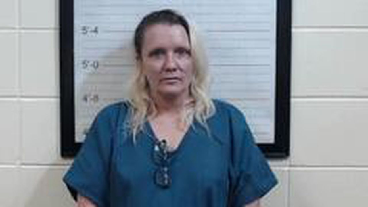 Alabama woman who said she was in online relationship with prosecutor is back in jail