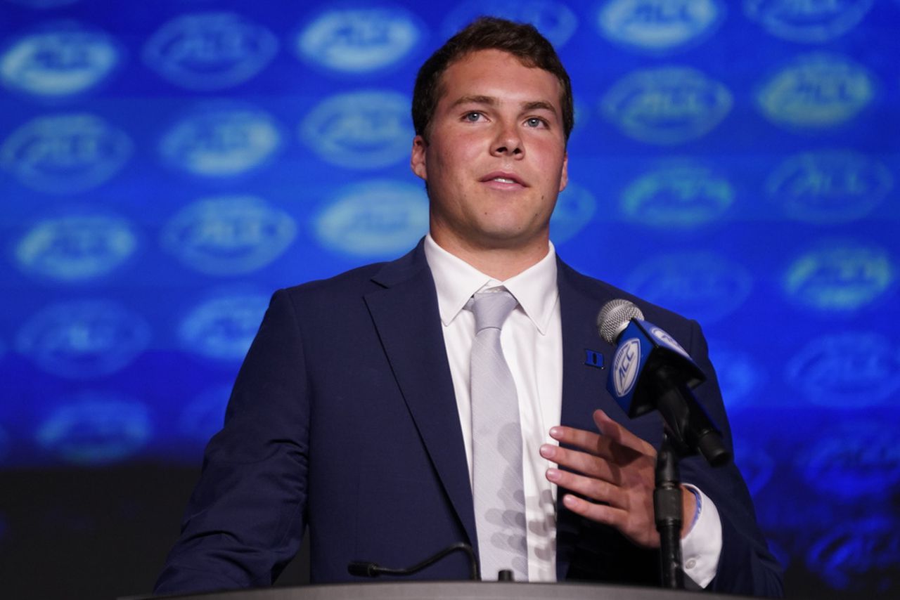 Dukeâs Riley Leonard, an Alabama native, explains bracelet from mom that says, âYou suckâ