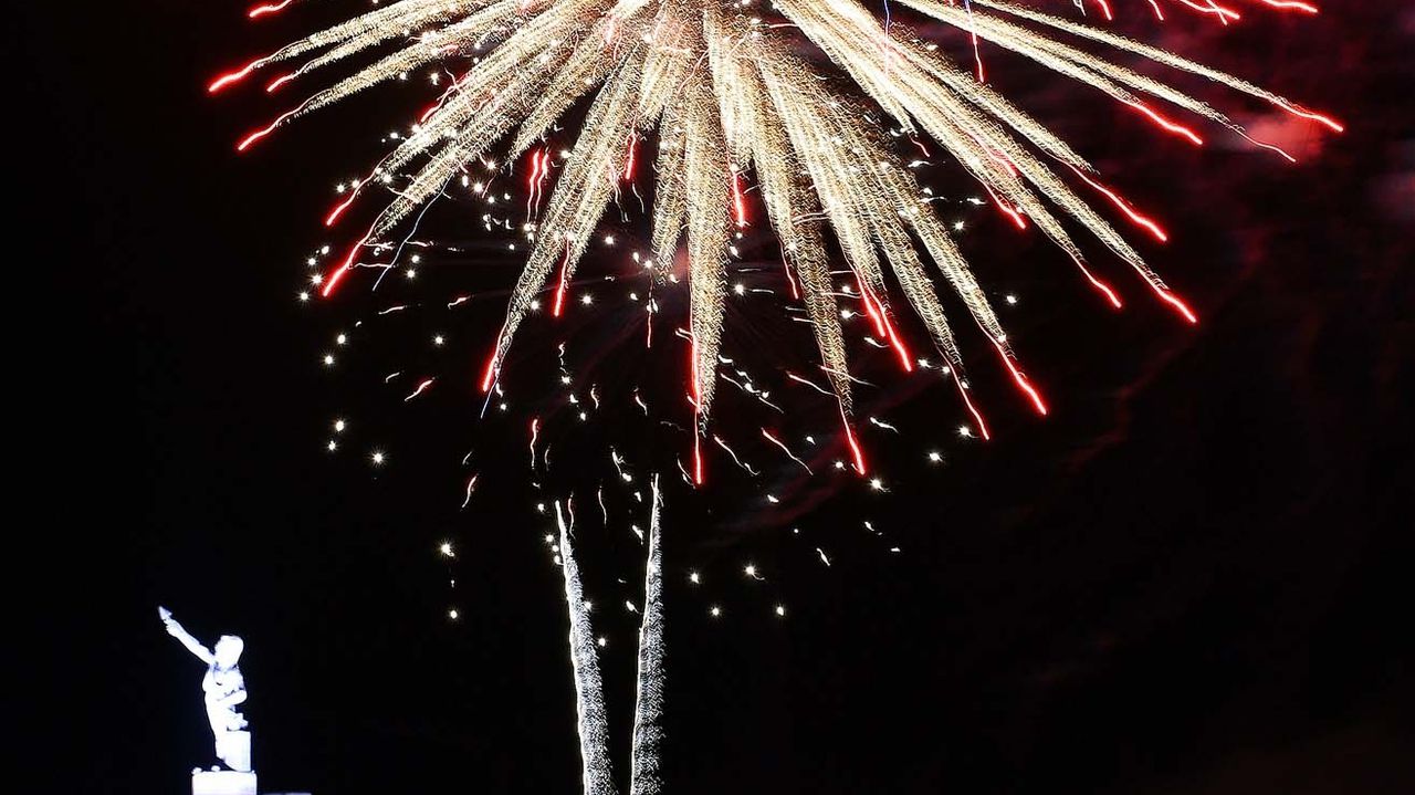 Fireworks shows, tax refunds, lightning strikes: Down in Alabama