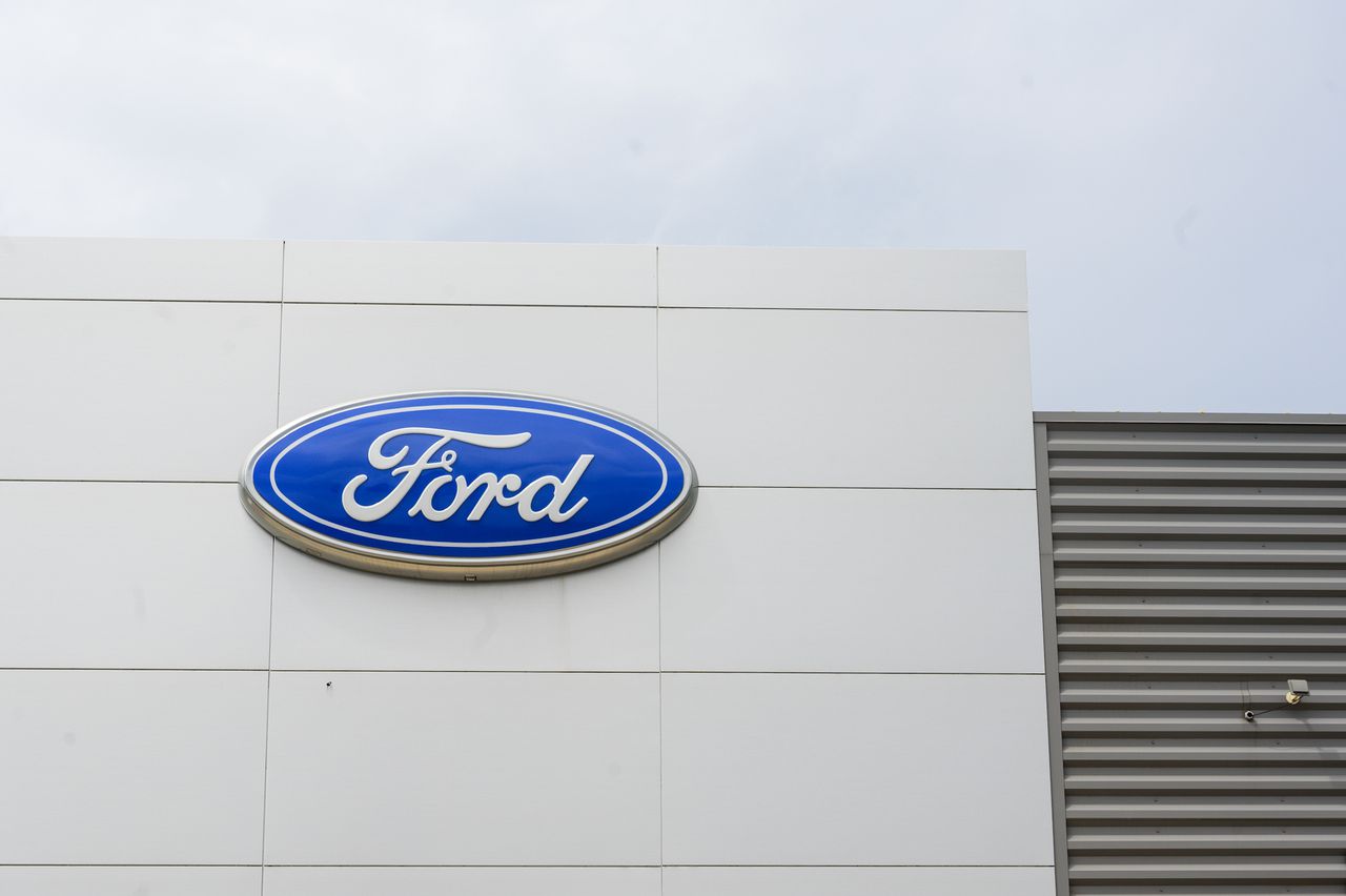 Ford recalls thousands of F-150 trucks over parking break issue