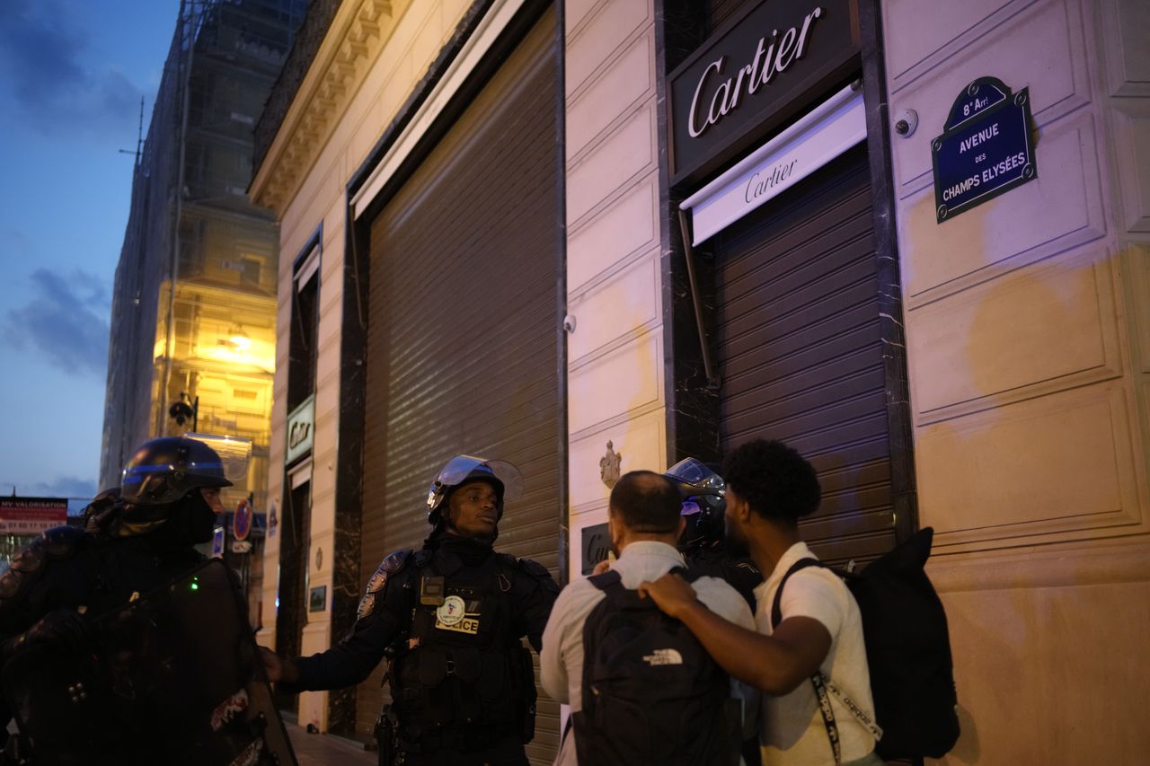 France sees 5th night of rioting over teenâs killing by police