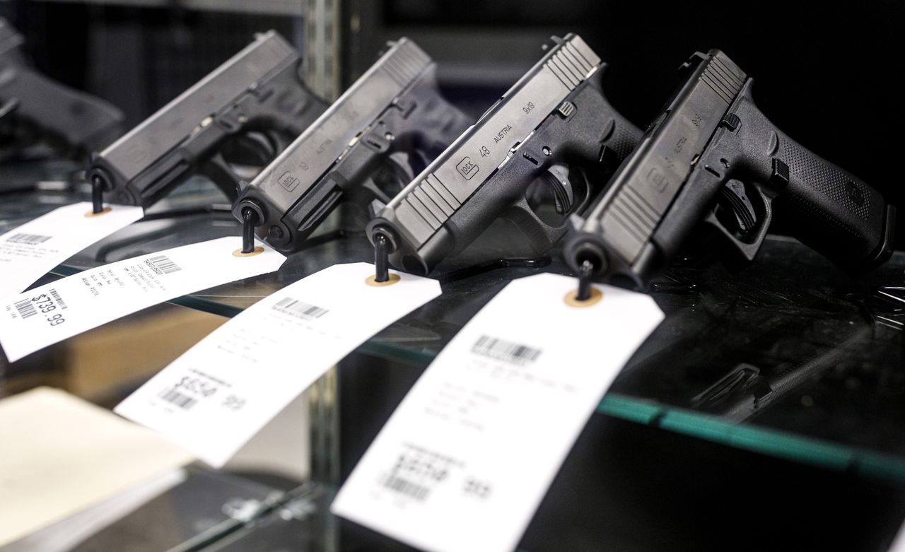 From Ardmore to Jasper, which Alabama cities have the most gun sellers?
