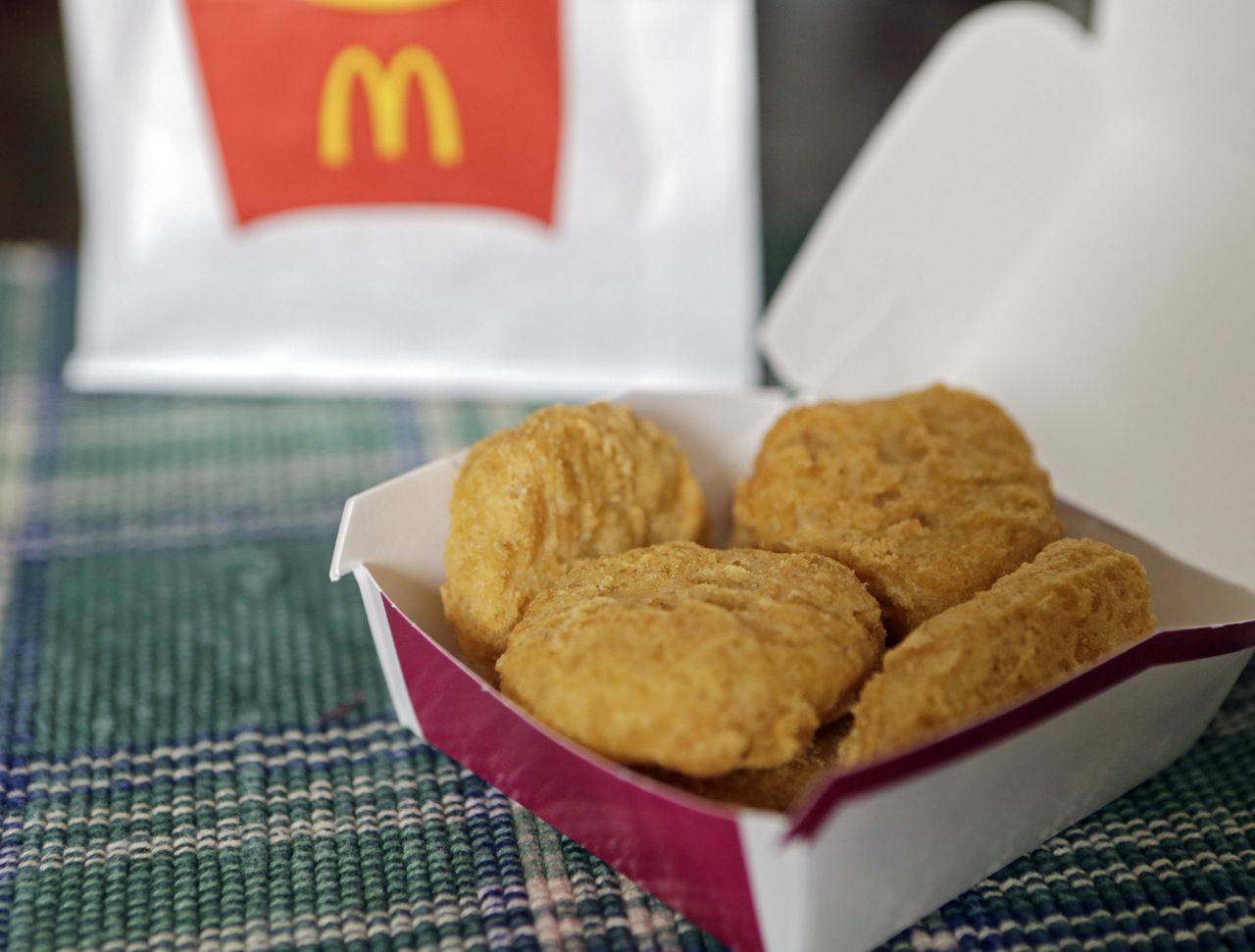 Girl awarded $800,000 in lawsuit after McNugget from Florida McDonaldâs burned her leg