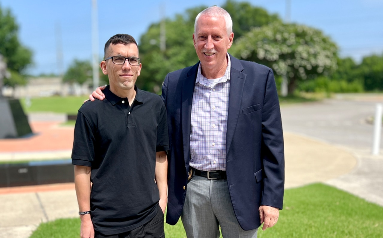 Huntsville police officer Albert Morin returns to duty after shooting