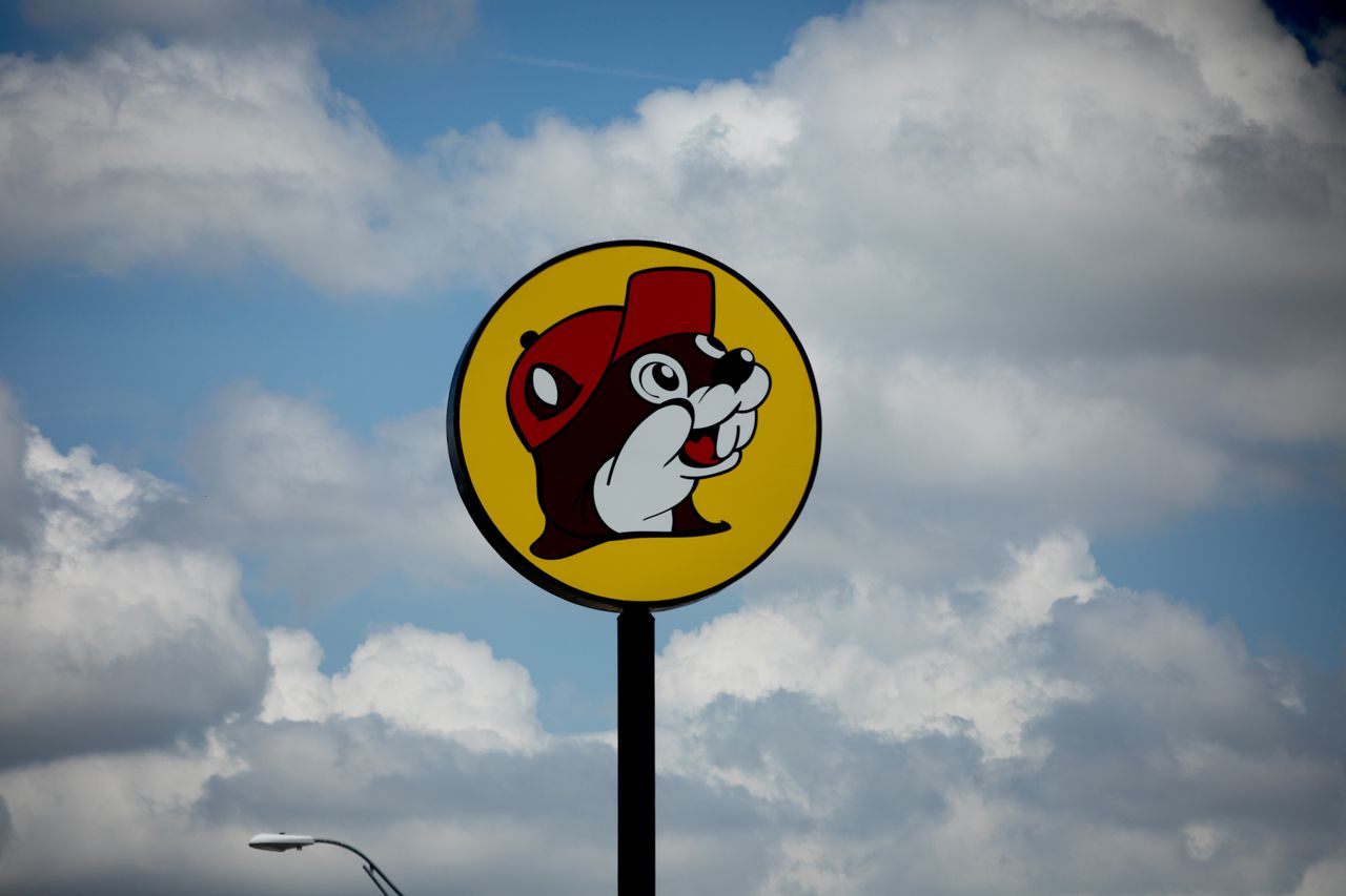 Mexican Buc-eeâs knockoff, BUK-IIâS âsuper mercado,â may face court battle