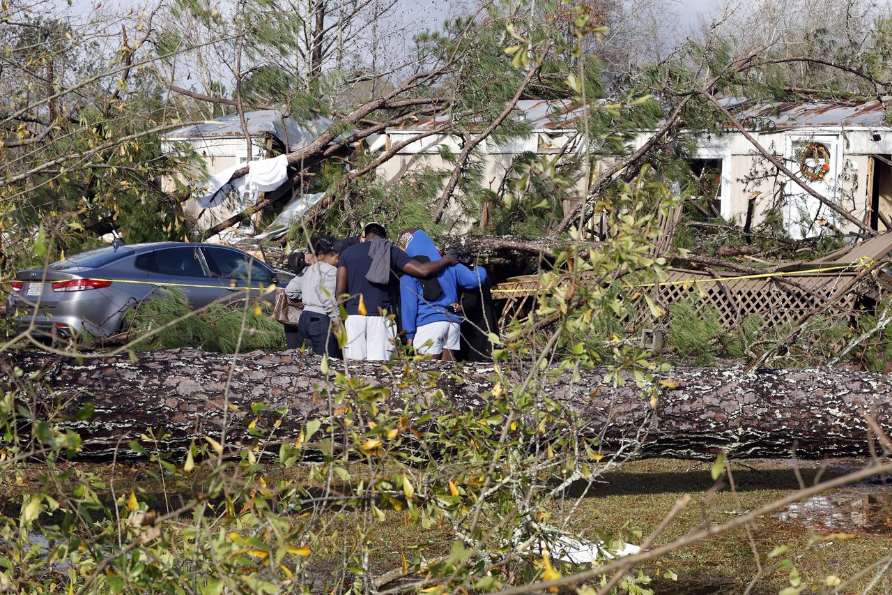 Mobile homes are âdeath trapsâ in tornadoes, Auburn professor says