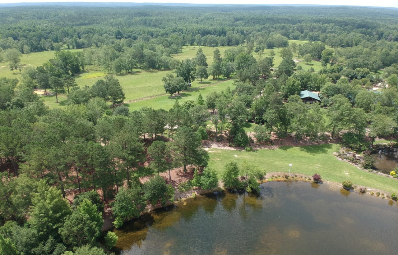 Pat Dyeâs 415-acre Crooked Oaks Farm donated to Auburn University