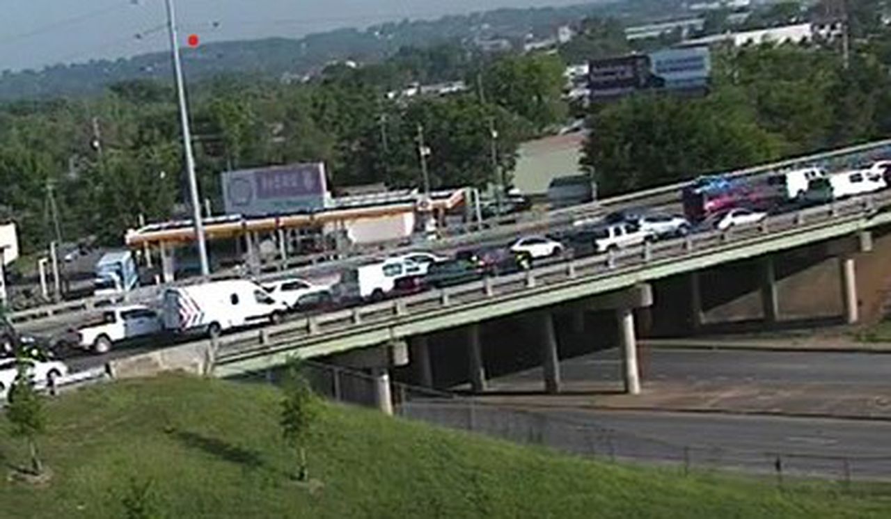 Pedestrian struck, killed on I-65 in Birmingham