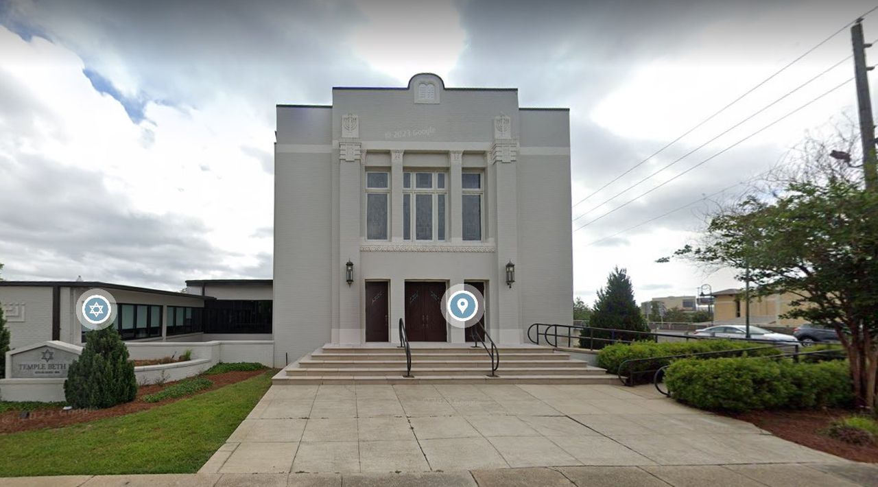 Pensacola Jewish temple hit with bricks with anti-Semitic messages; 4th recent attack