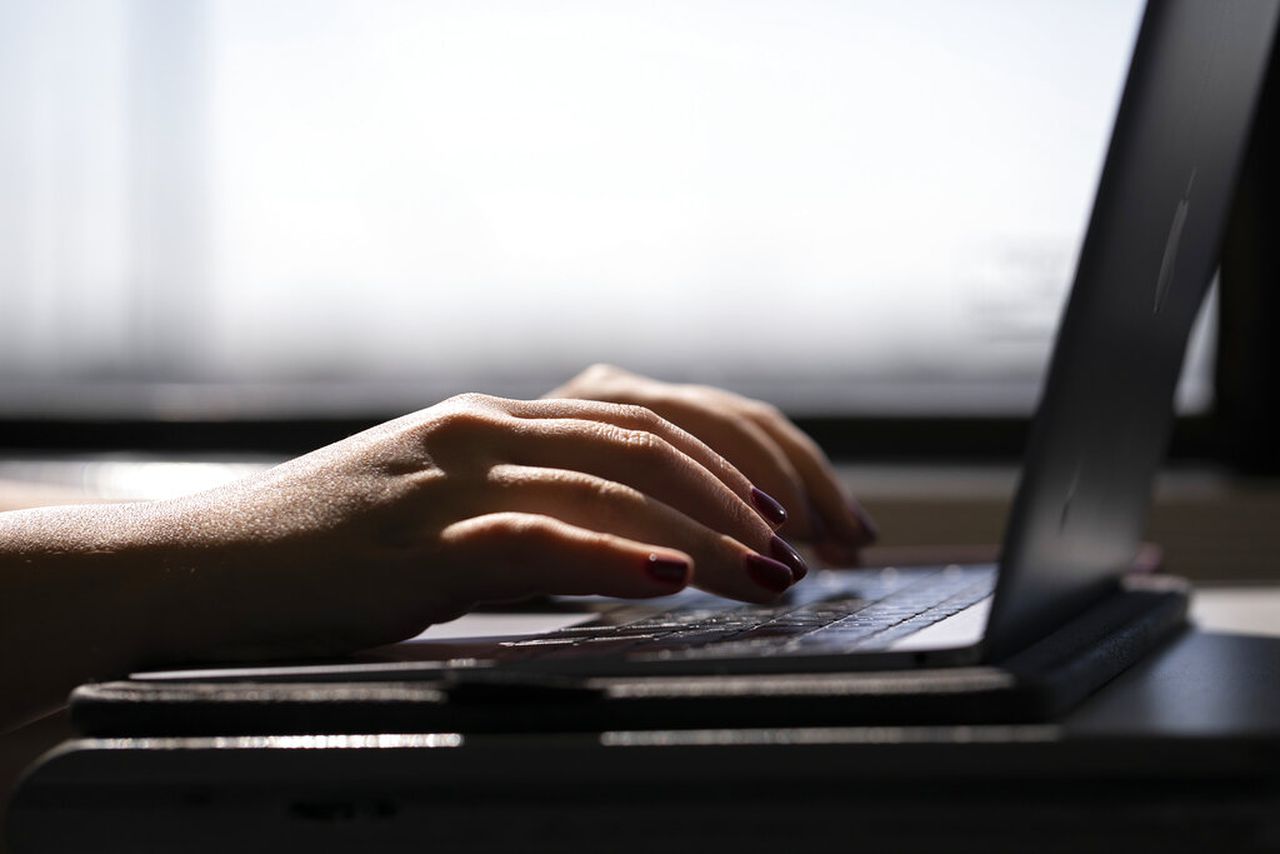 Personal branding best practices: Can I abbreviate words? Should I use a photo on my resume?