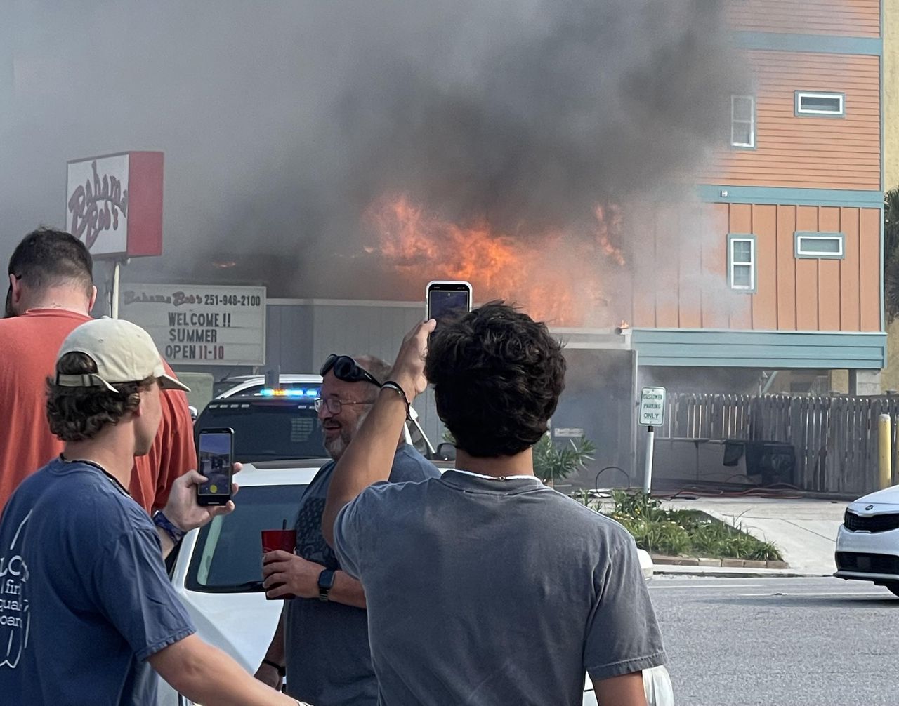 Popular Gulf Shores eatery Bahama Bobâs heavily damaged by fire