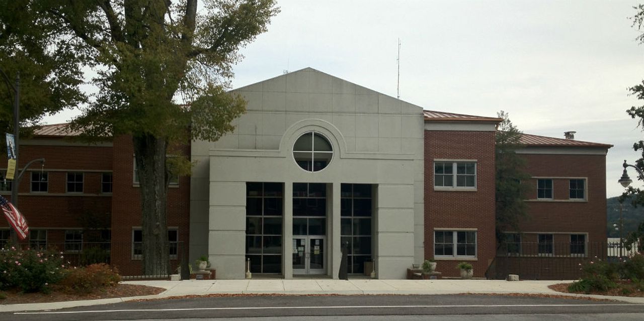 Prosecutors ask to delay harassment trial for ALDOTâs John Cooper