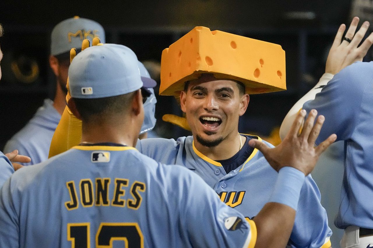 Reds-Brewers MLB 2023 live stream (7/8), watch online