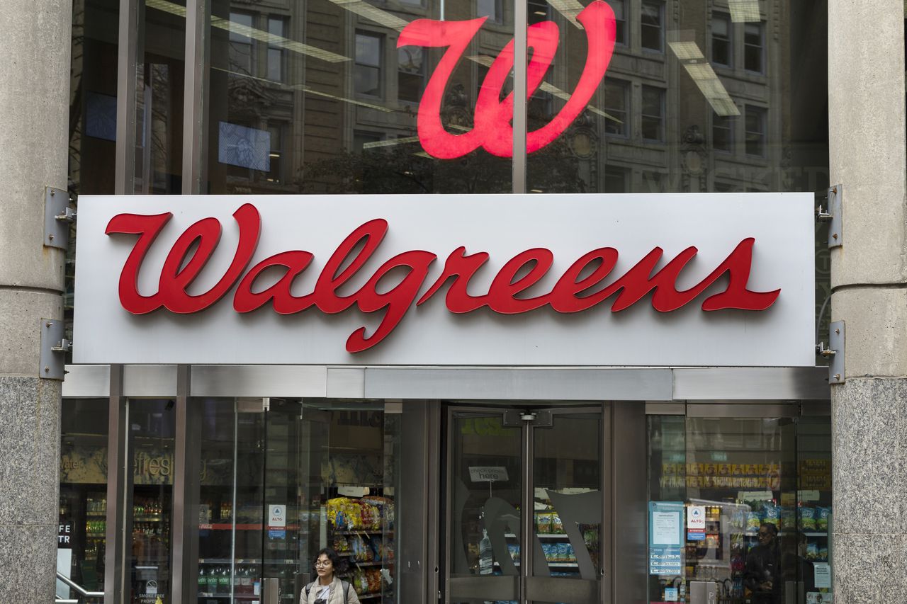 Walgreens to close 150 stores