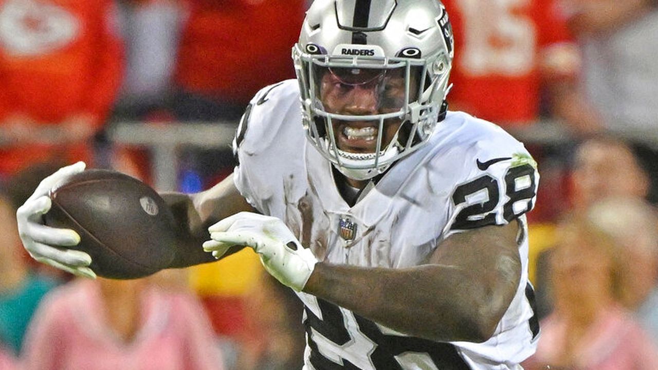 Will Josh Jacobs report to Raidersâ training camp?
