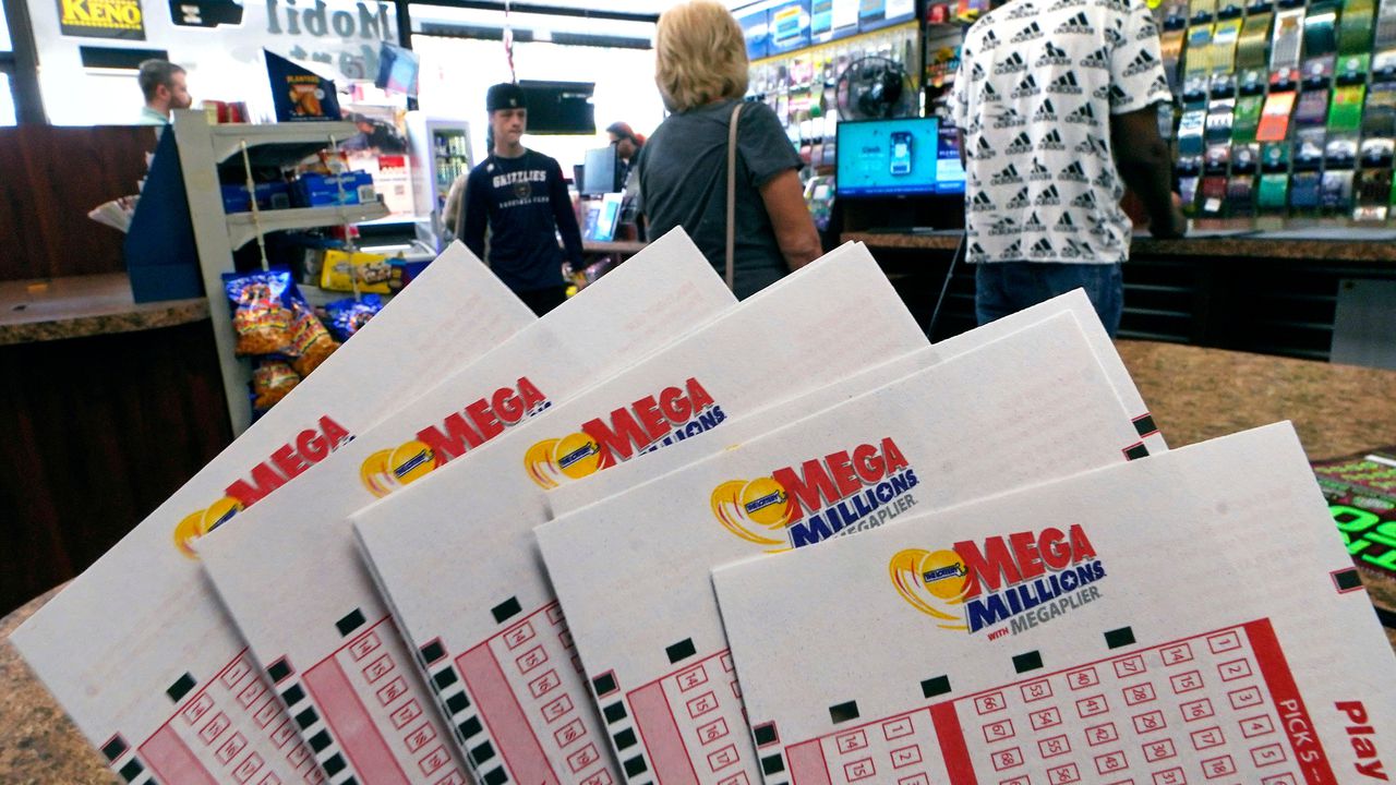 $1.58 billion jackpot goes to lucky Mega Millions player in Florida