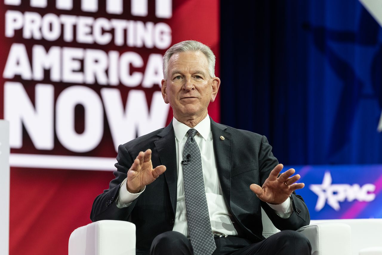45% of Alabama voters support Tommy Tubervilleâs hold on military nominations, poll finds