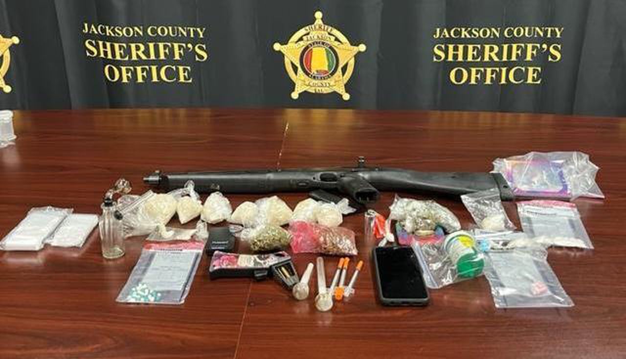 8 arrested following drug raid at a Jackson County home