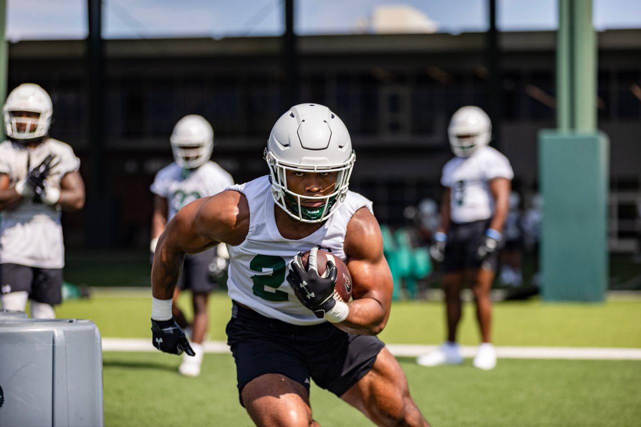 âA complete football playerâ: UABâs Isaiah Jacobs working way into vital running back role