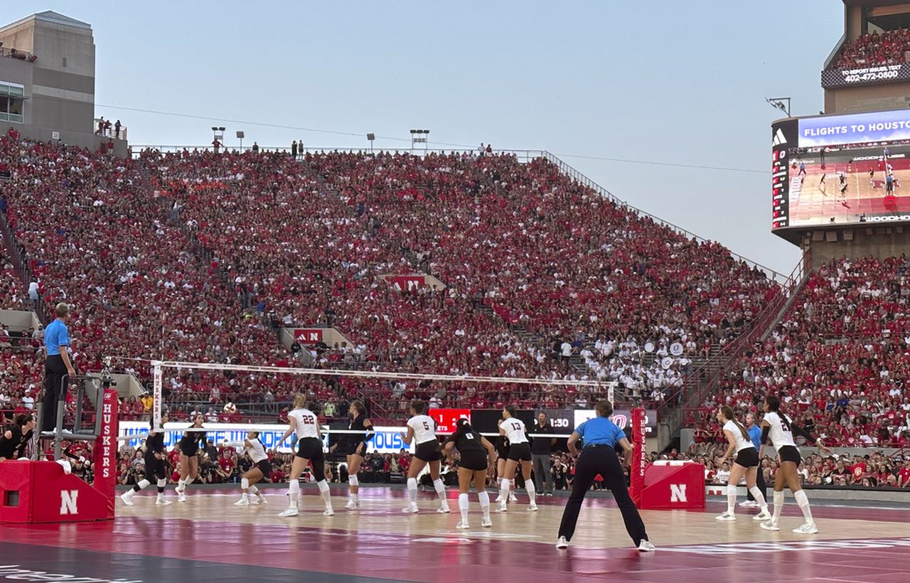 âVolleyball Day in Nebraskaâ sets world record for womenâs sports attendance