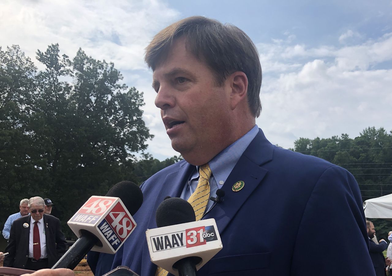 Alabama Congressman Dale Strong helps save stricken police officer