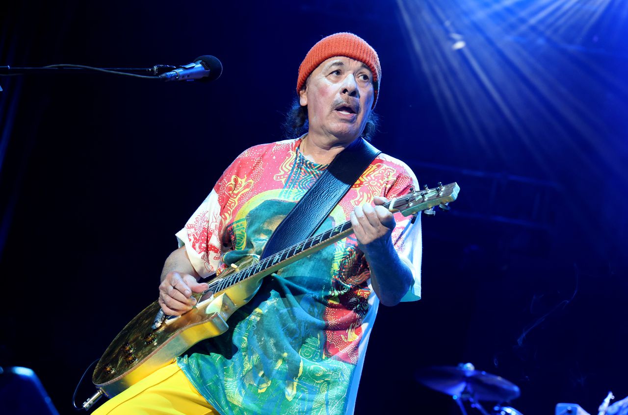 Carlos Santana stuns fans at concert: Transgender people should âstay in the closetâ