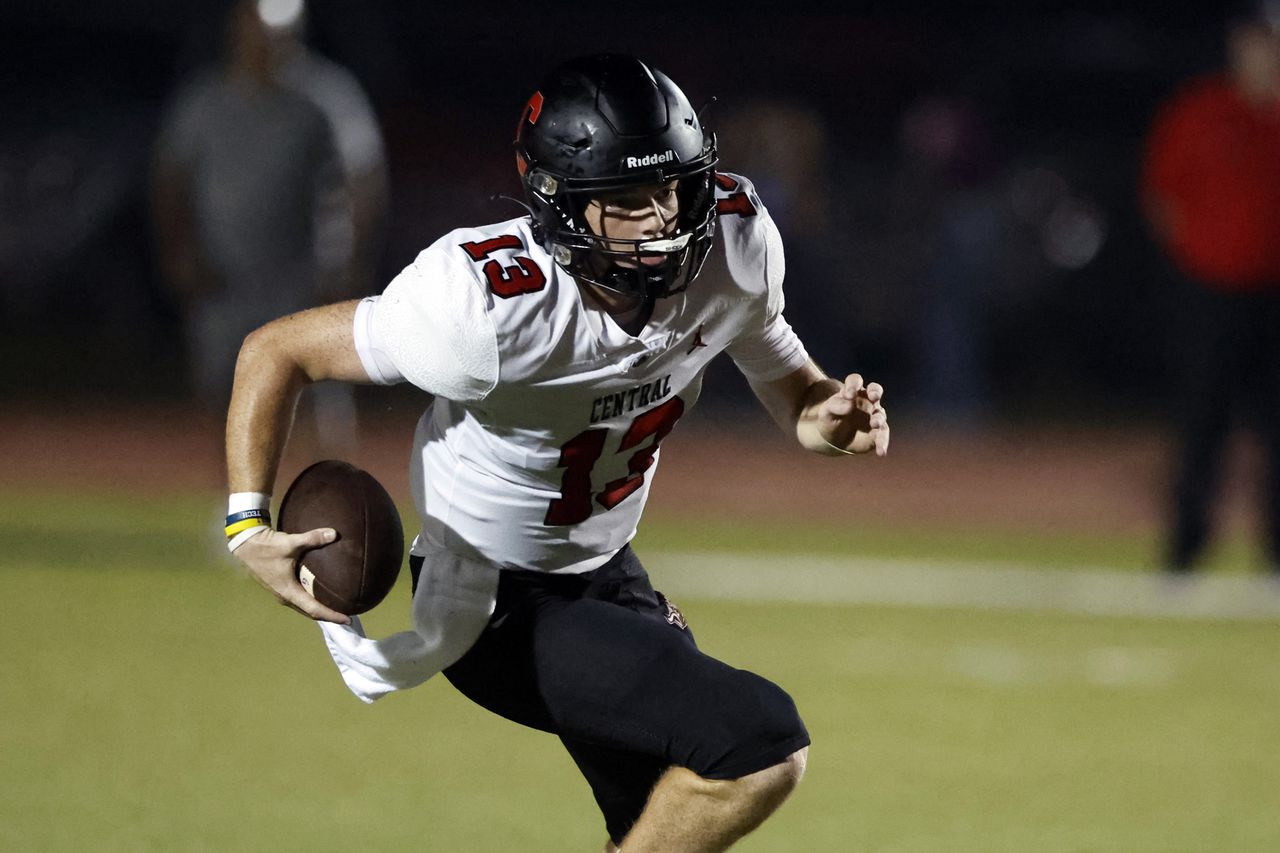 Central-Phenix City sprints past Hewitt-Trussville