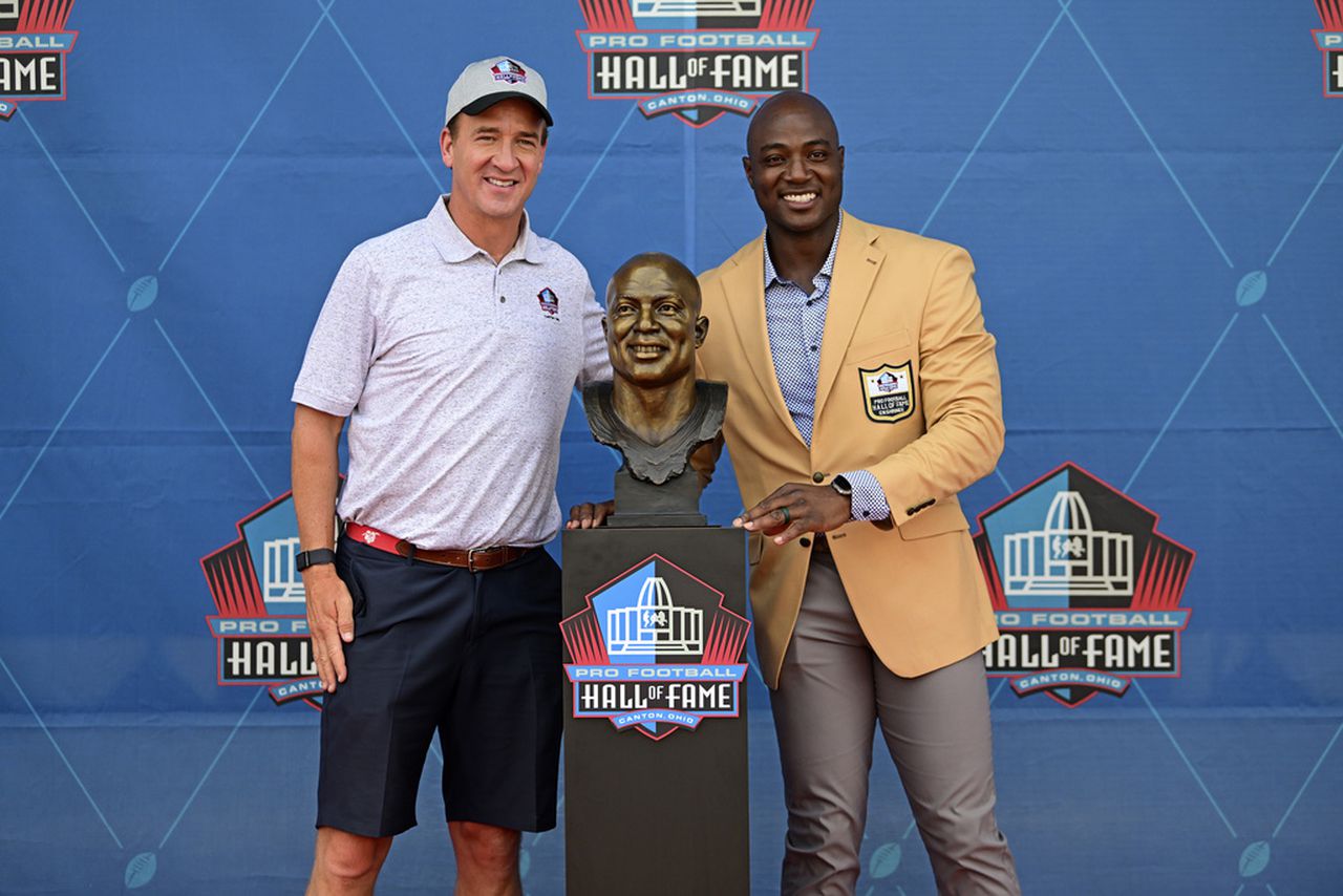 DeMarcus Ware puts Troy in Pro Football Hall of Fame