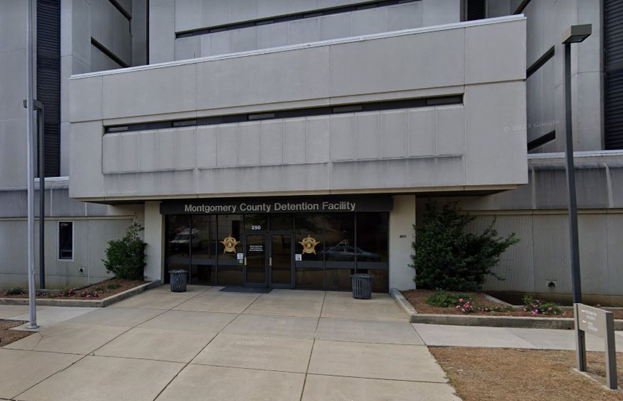 Ex-Alabama jail officer was allegedly paid $1,110 to smuggle cigarettes to federal inmate