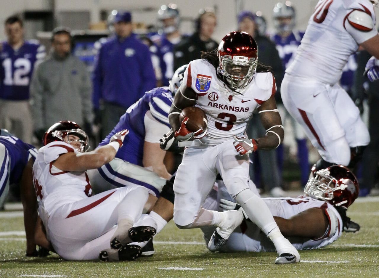 Ex-Arkansas RB Alex Collins killed in motorcycle wreck