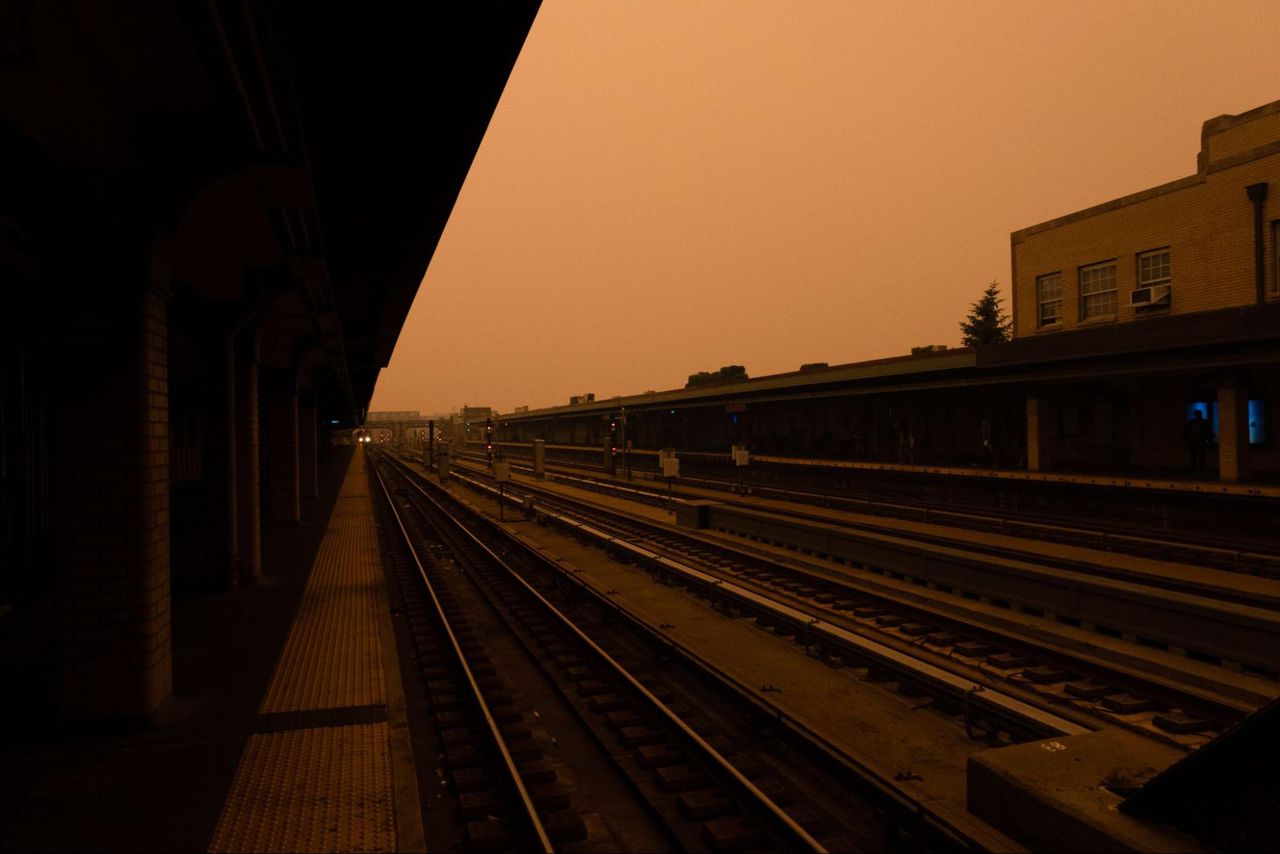 Hands-on learning partners students with researchers to monitor air pollution in NYC