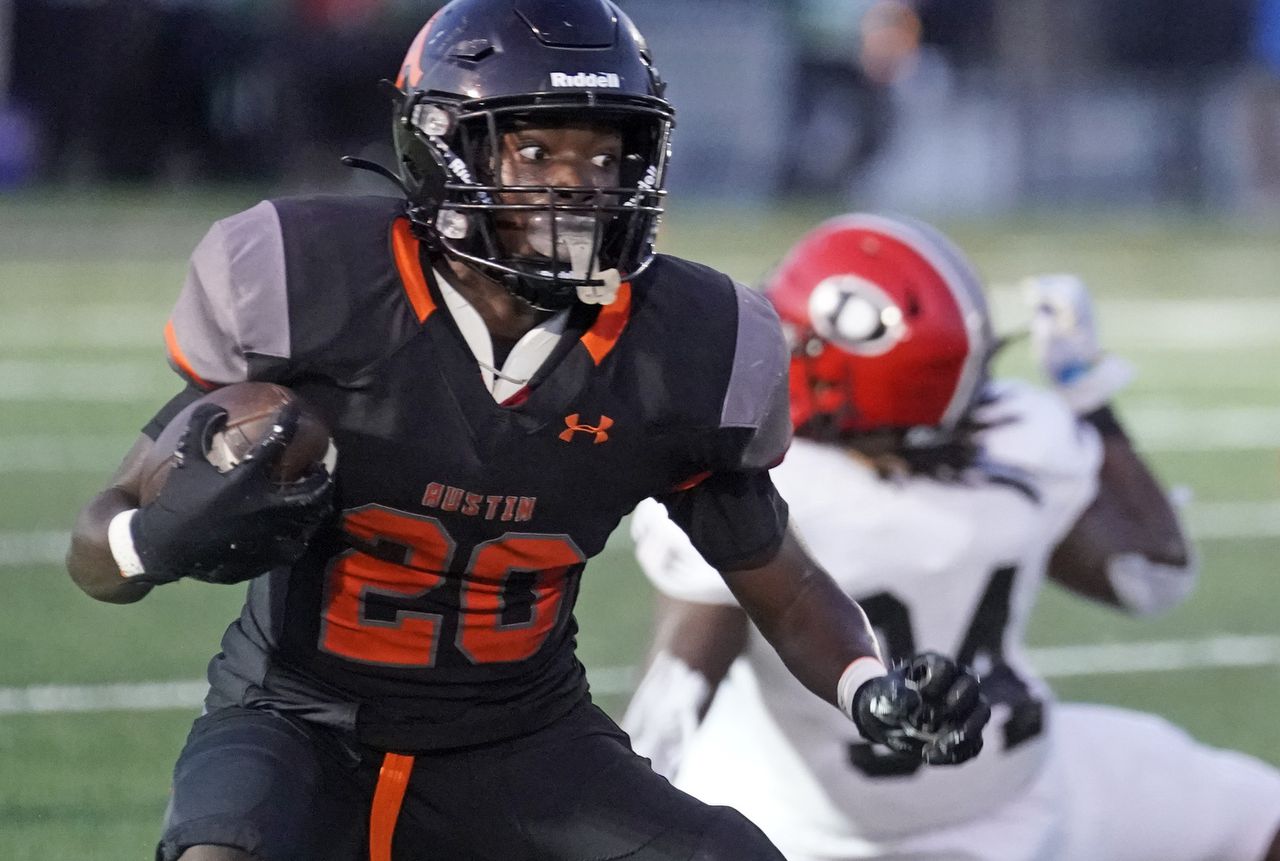 Hartselle, Austin meet with pair of top running backs