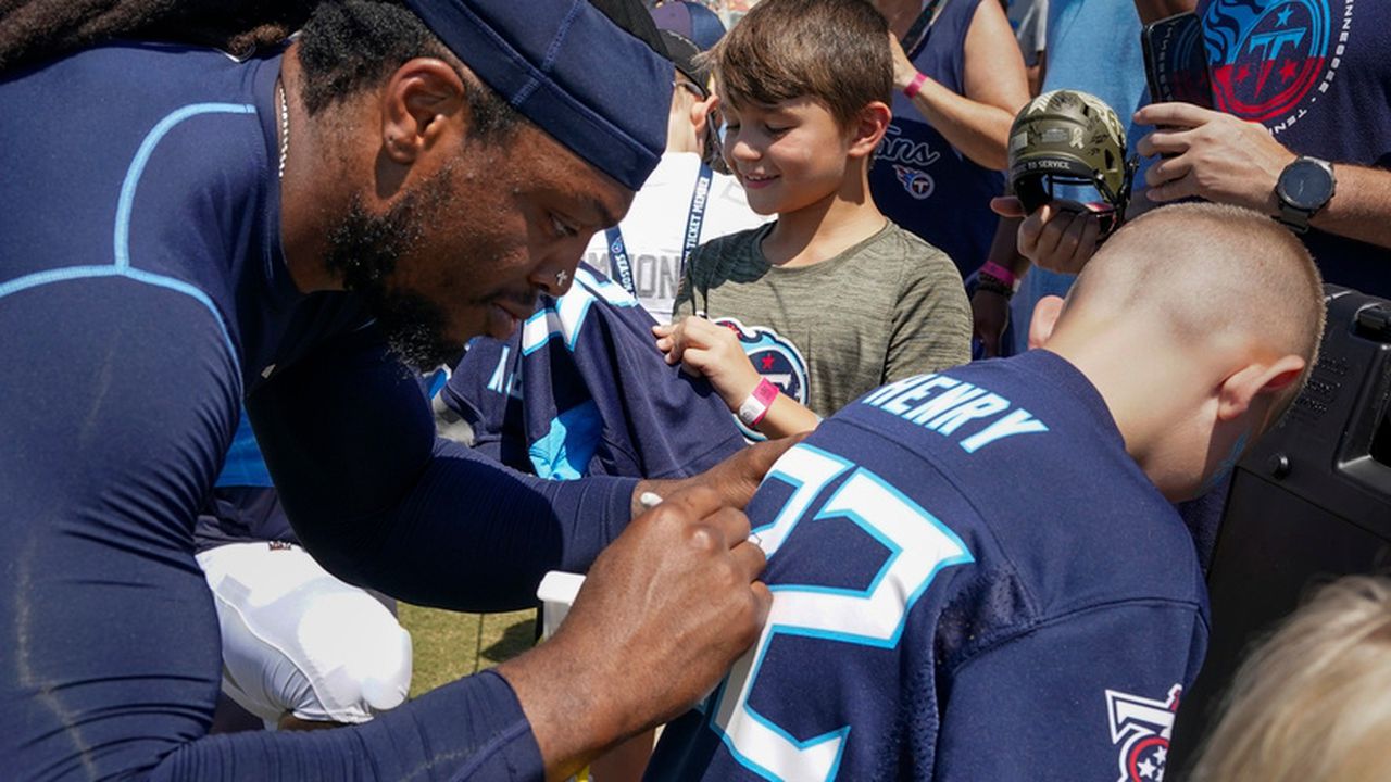 How many kids would it take to tackle Derrick Henry?