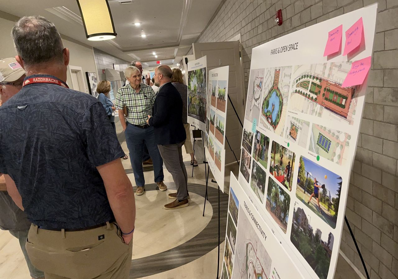 How will Huntsvilleâs proposed Big Cove Village affect traffic, schools? Residents want to know