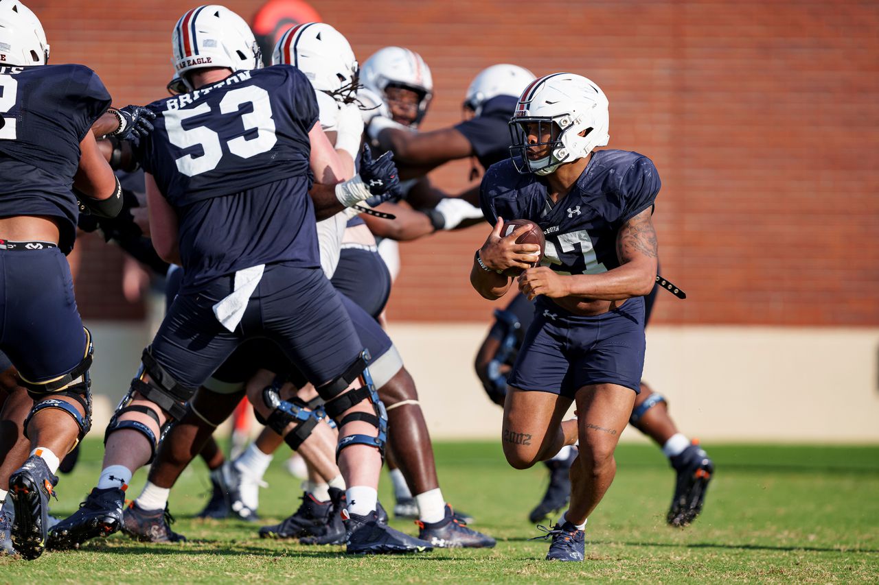 Hugh Freeze updates on Jarquez Hunterâs status for Auburn footballâs 2023 opener