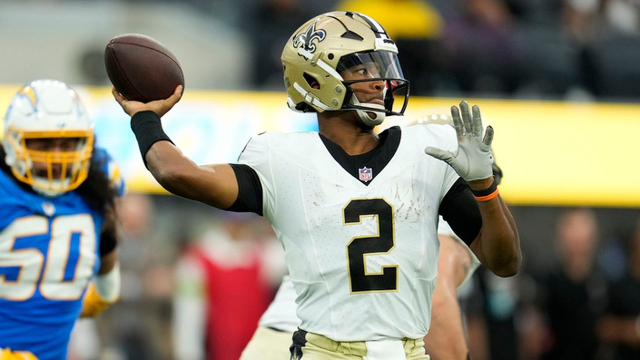 Jameis Winston works in Saintsâ preseason win