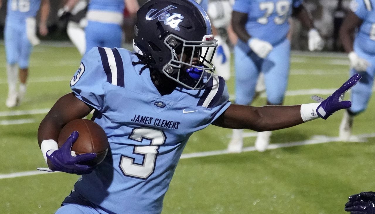 James Clemens counts on 16 returning starters for playoff push