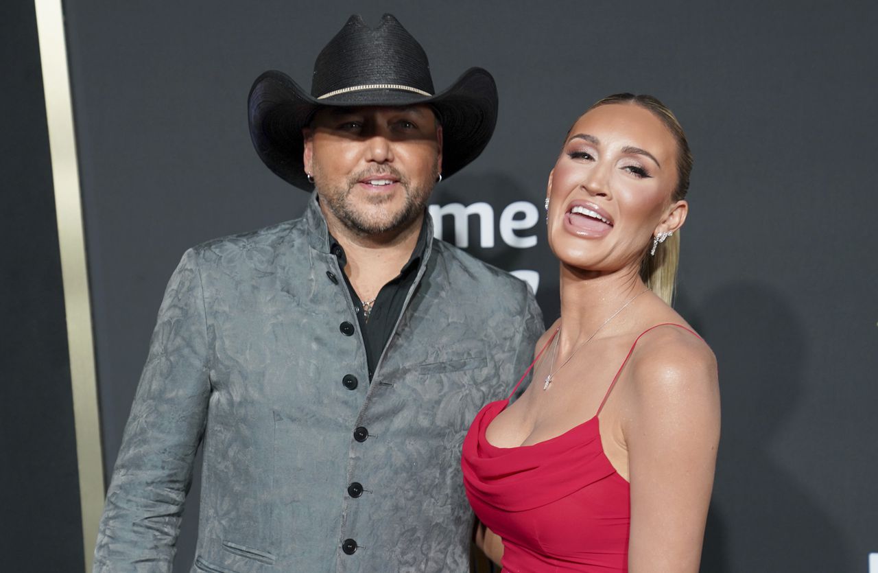 Jason Aldean and family check out Bryant-Denny Stadium in Alabama