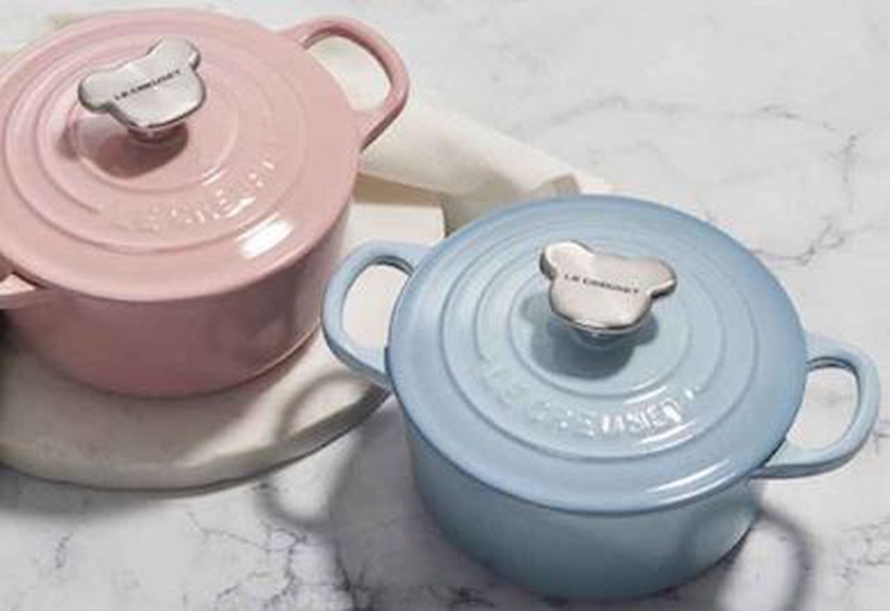 Round Dutch Oven with Bear Knob