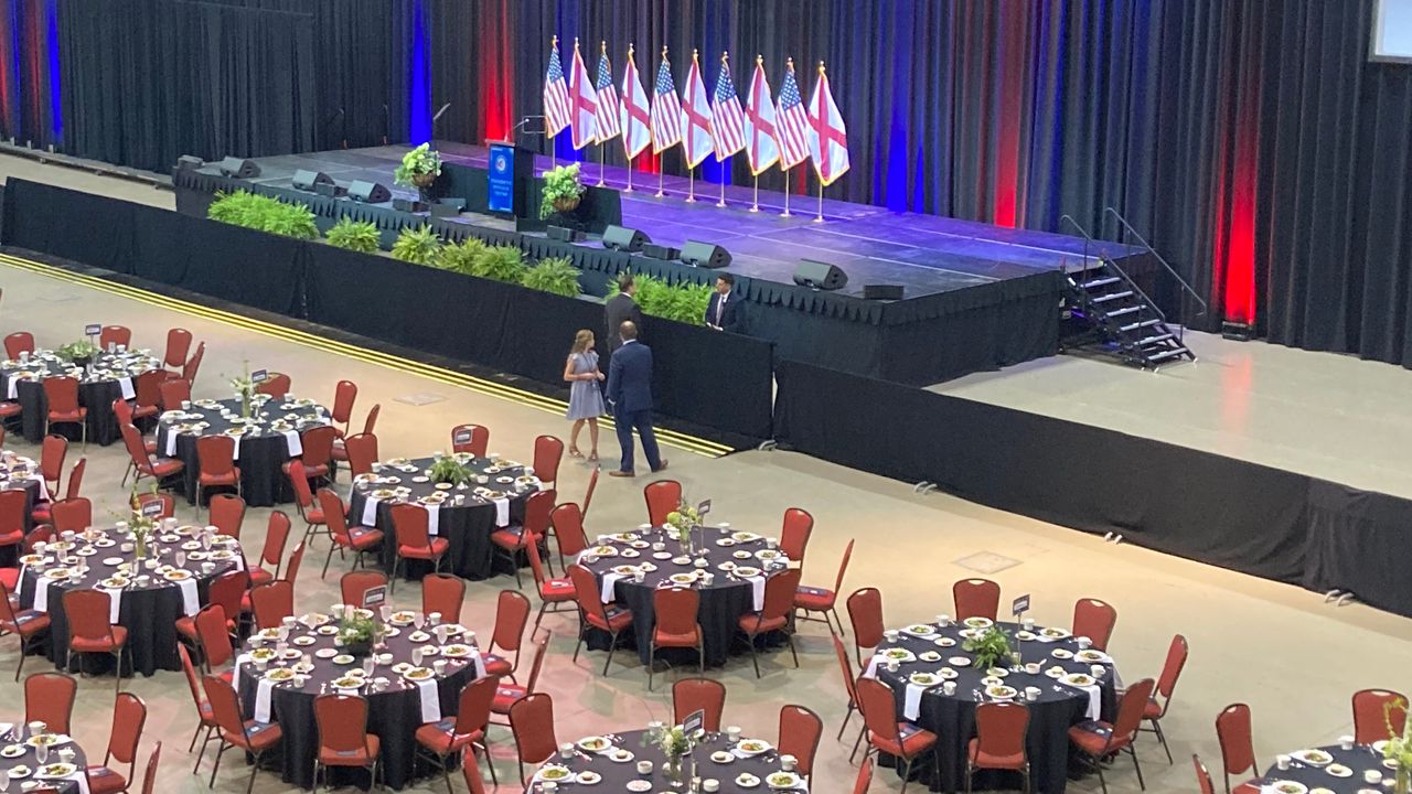 Live: Donald Trump speaks at sold-out Alabama GOP event
