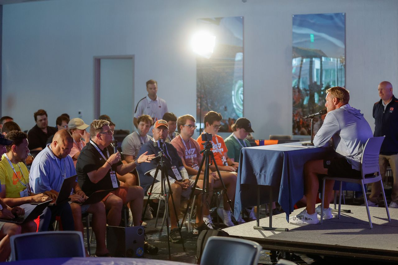 Live updates: Hugh Freeze addresses media after Auburnâs first preseason scrimmage