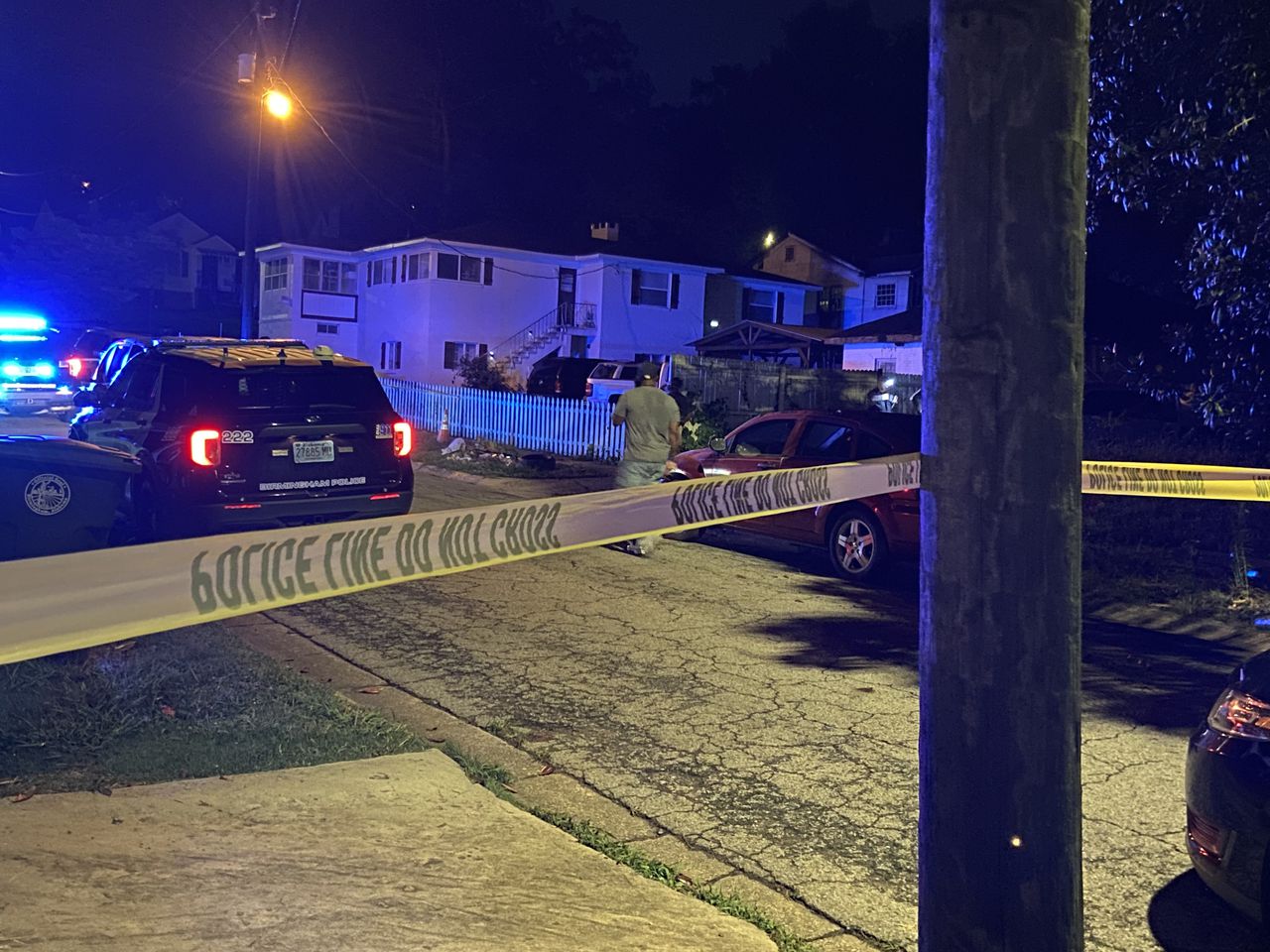 Man found fatally shot inside vehicle in Birmingham alley