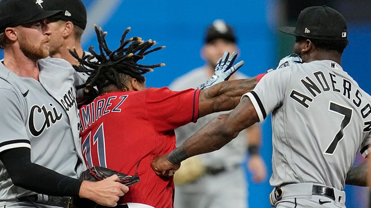 MLB suspends White Soxâs Tim Anderson after fight