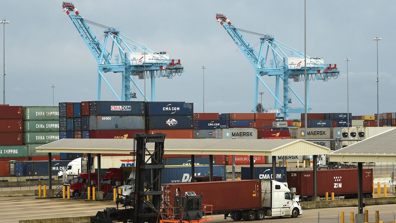 Mobile judge issues restraining order preventing strike at port container terminal