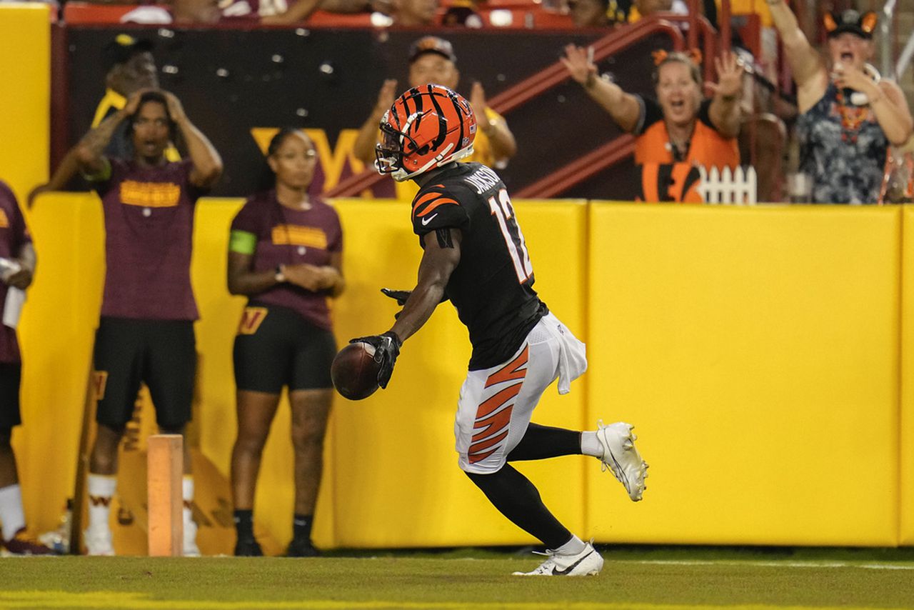 Cincinnati Bengals wide receiver Shedrick Jackson runs through the end zone