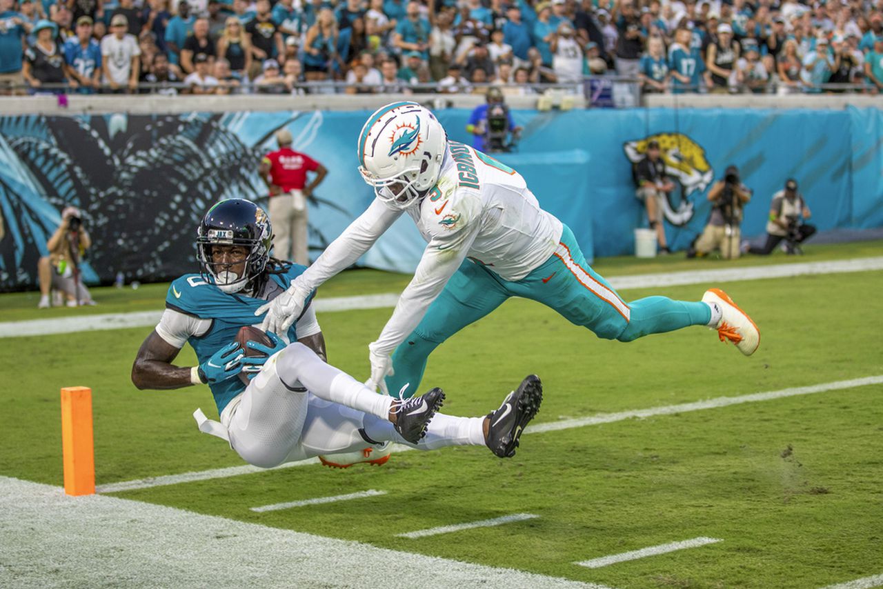 Jacksonville Jaguars wide receiver Calvin Ridley catches a pass