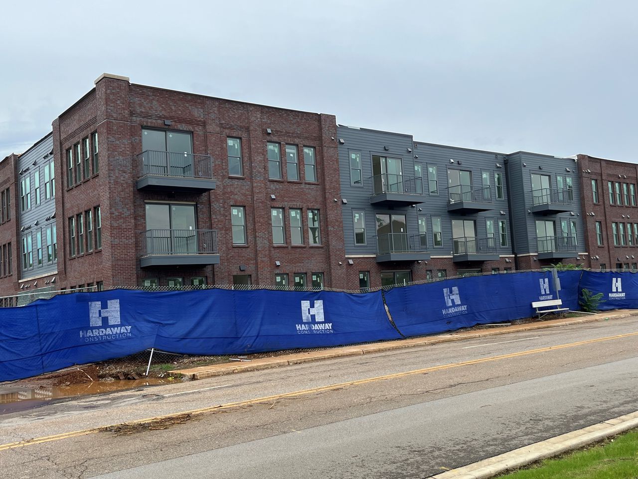 One of downtown Huntsvilleâs newest apartment complexes headed toward fall opening