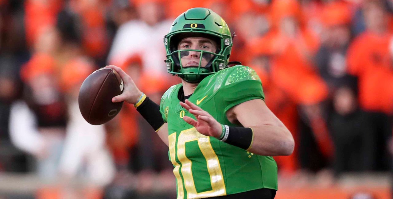 Oregonâs Bo Nix gets massive New York City billboard; Joey Harrington approves