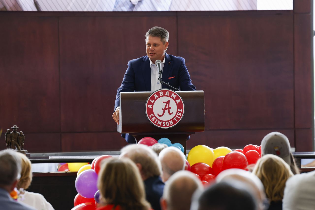 Paul Finebaum calls news of Alabamaâs Eli Gold, Chris Stewart splitting duties âdisgracefulâ